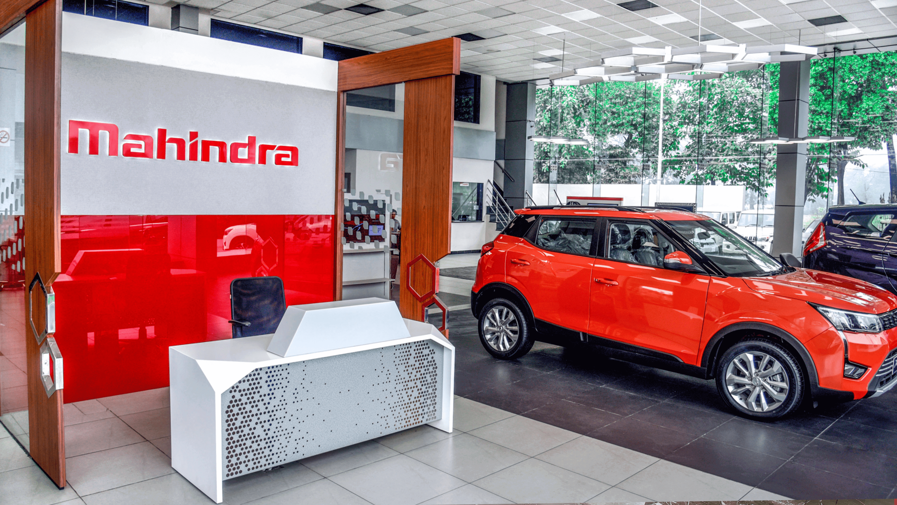 Hero Image – Automobiles – Mahindra & Mahindra – space