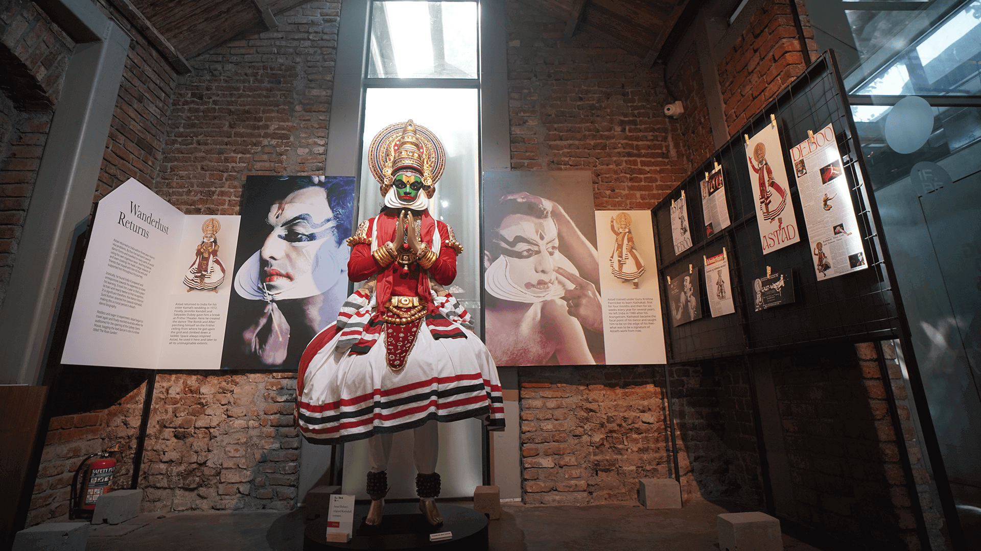 3-Visitor-Expereince-Astad-Deboo – space